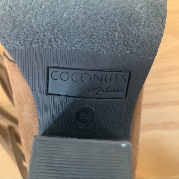 COCONUTS by Matisse Lambert Fringe Split Front Block Heel Booties Sz 6 - Picture 9 of 10